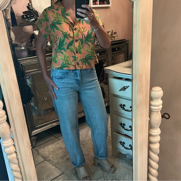 Tropical Top - Picture 7 of 9